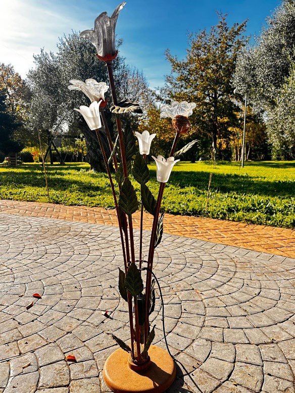 lampada-da-terra-con-fiori-di-vetro